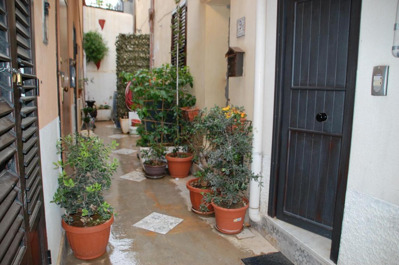 Villa Casa Vacanze Antico Cortile Delle Palme Villagrazia Di Carini Exterior foto
